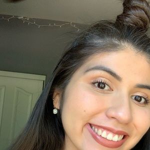 Meet your Posher, Vanessa